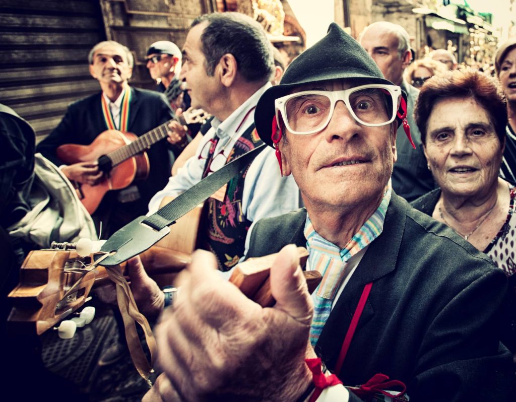 Street Photography Tips & Ideas for Starters 3 Practise Approaching Strangers 1024x798 1