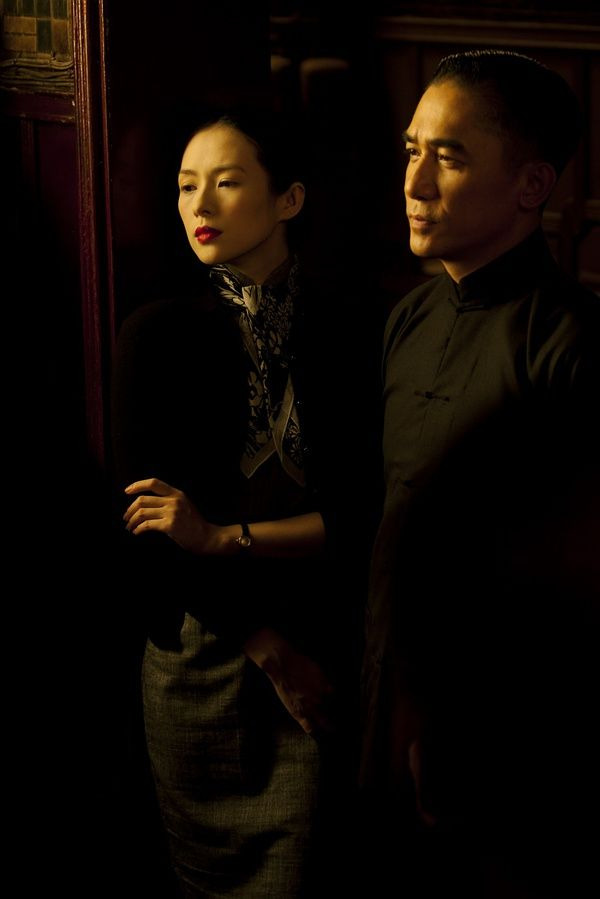 Rembrandt-style lighting, depicting characters with light 9 图片10 2 3