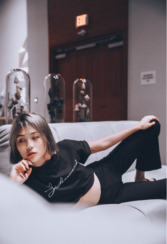 How can I use lighting to improve shadow detail in a photo? 5 图片5 1 1