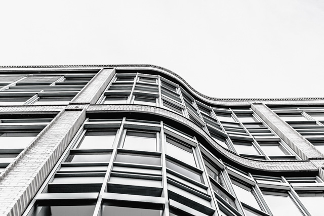 How do you shoot a city street scene? Learn to compose with a sense of line? 8 8 1