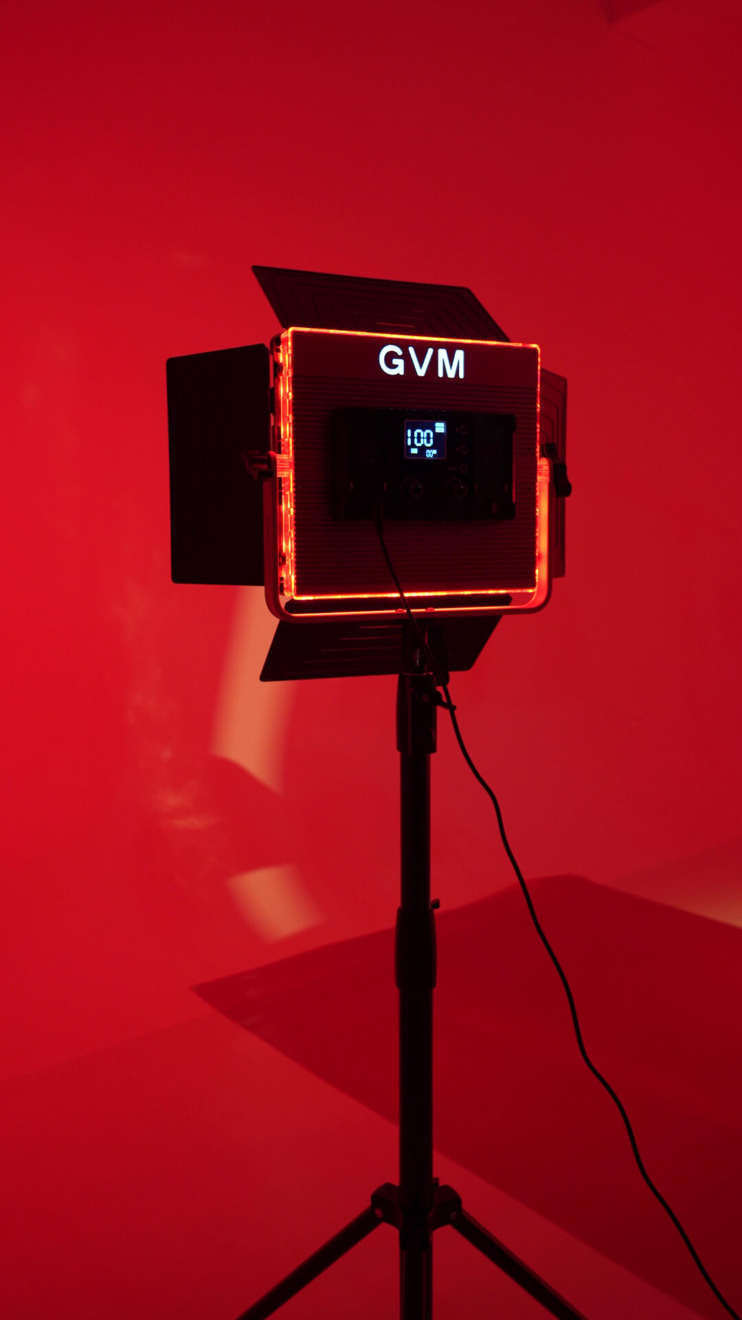 Creative Portrait Lighting Guide: GVM lamps help create a great atmosphere and visual impact 2 图片2 3 1