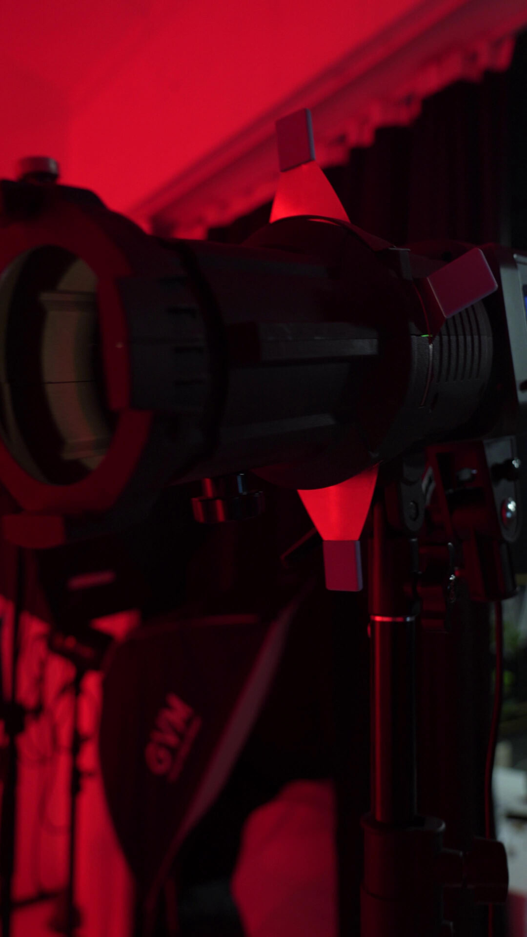 Creative Portrait Lighting Guide: GVM lamps help create a great atmosphere and visual impact 4 图片4 2 2